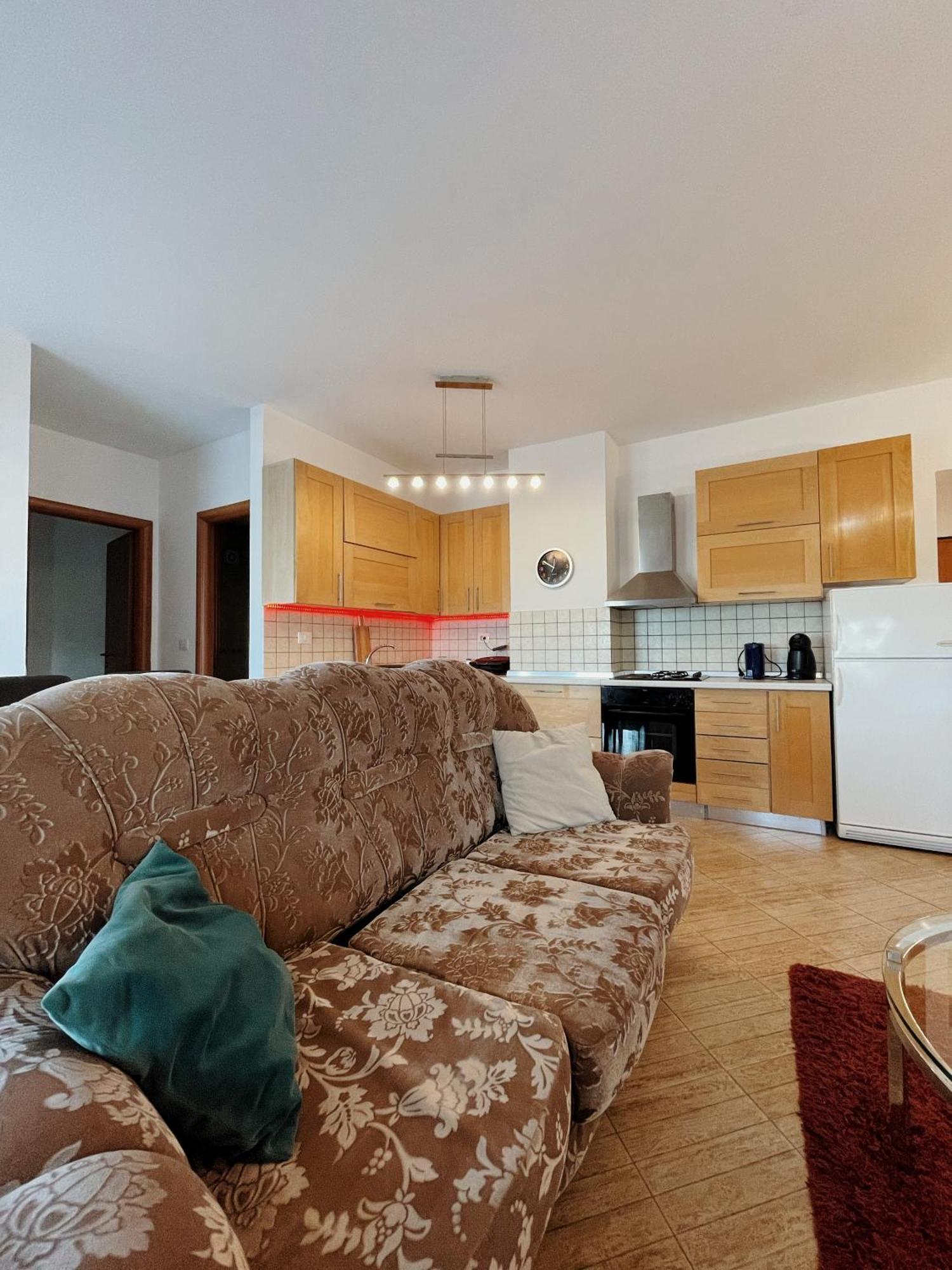 Lovely Apartment Тирана Экстерьер фото
