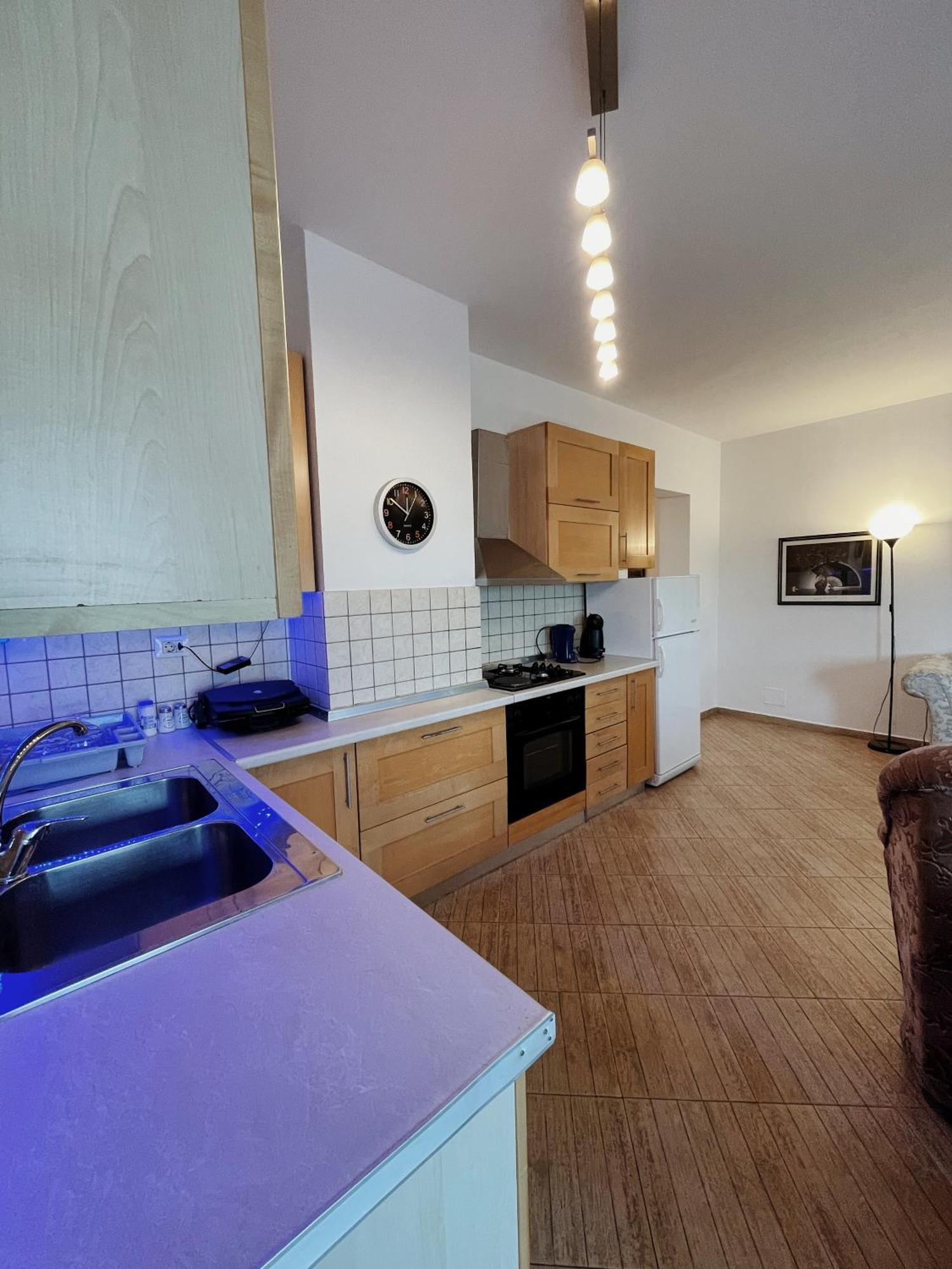 Lovely Apartment Тирана Экстерьер фото