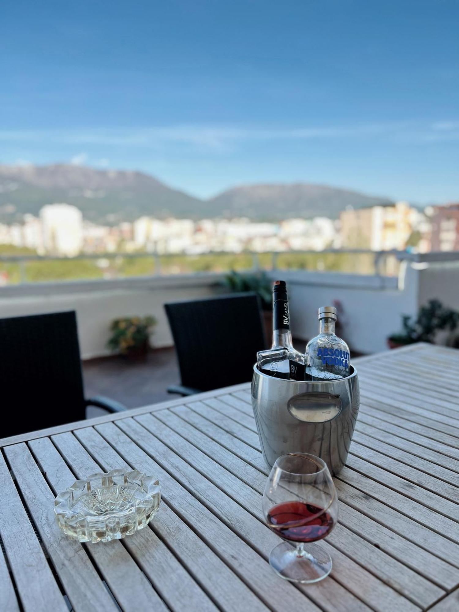 Lovely Apartment Тирана Экстерьер фото