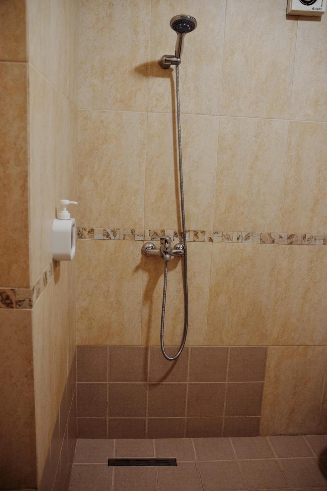Lovely Apartment Тирана Экстерьер фото