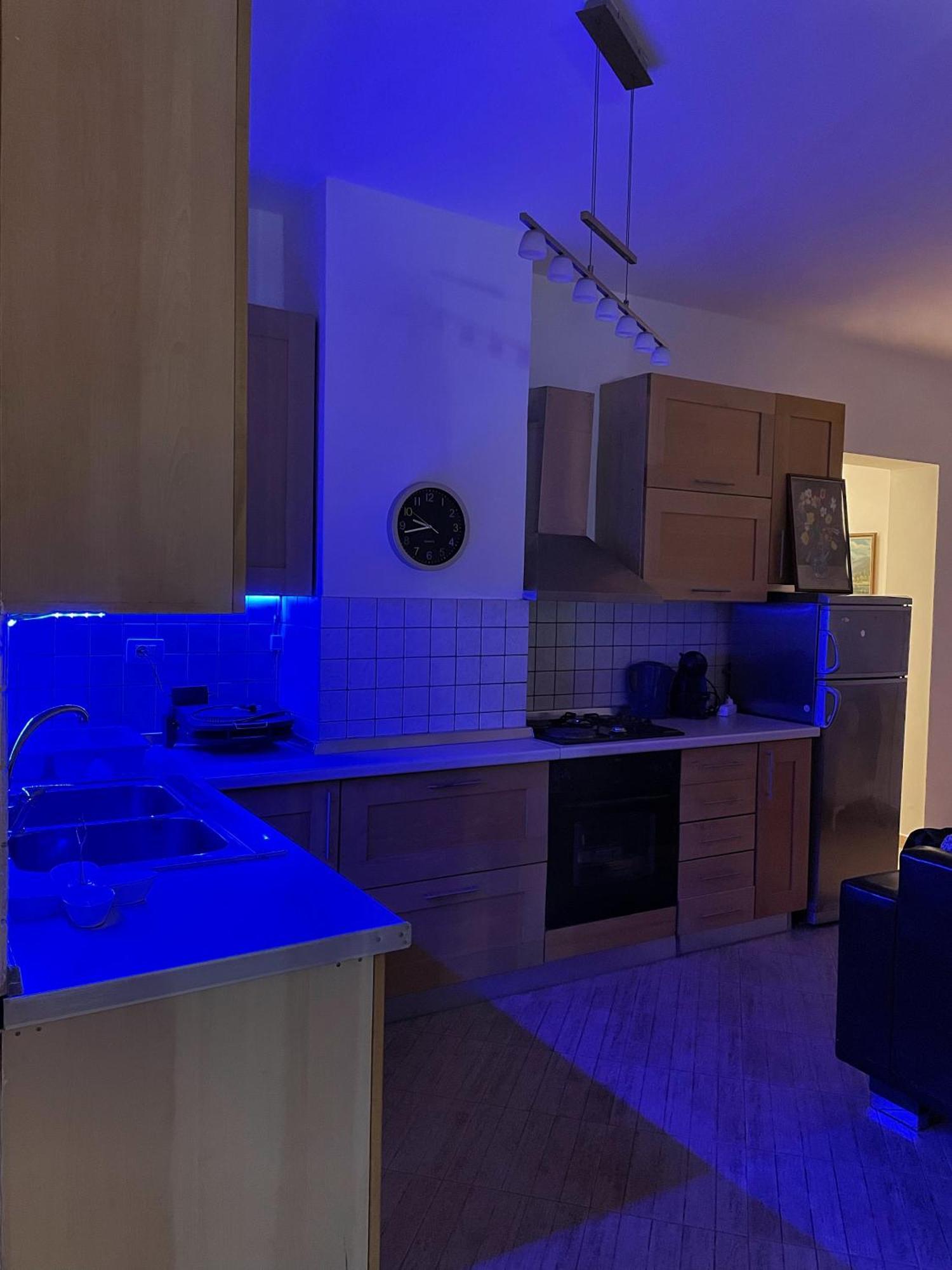 Lovely Apartment Тирана Экстерьер фото
